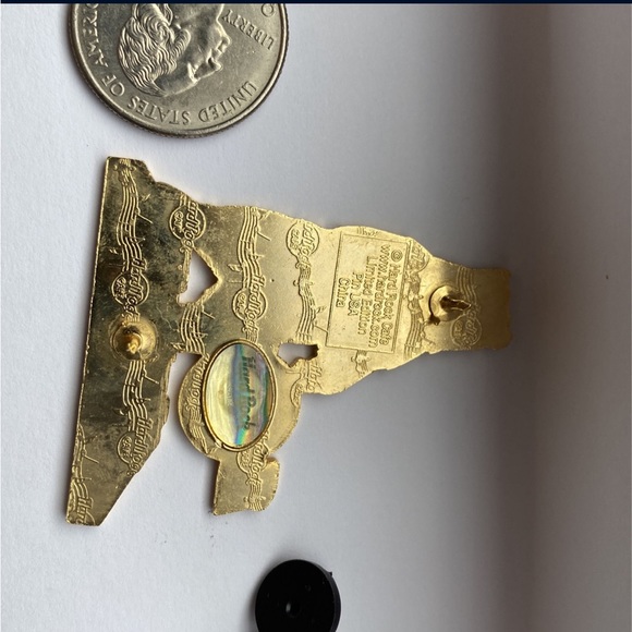 Hard rock Café pin Gatlinburg - Picture 3 of 7